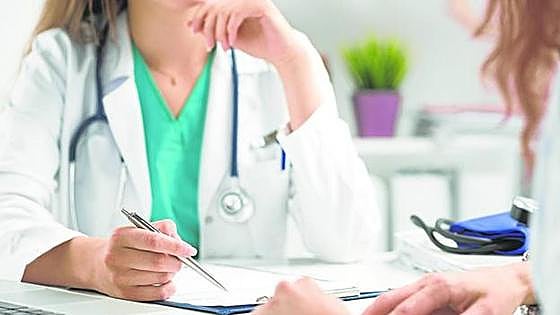 Una joven se hace pasar por médica y trabaja siete meses en urgencias