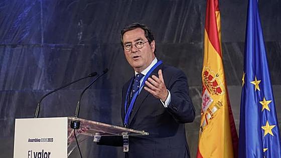La CEOE pide un Gobierno «moderado» y «estable» para un país en «desaceleración»