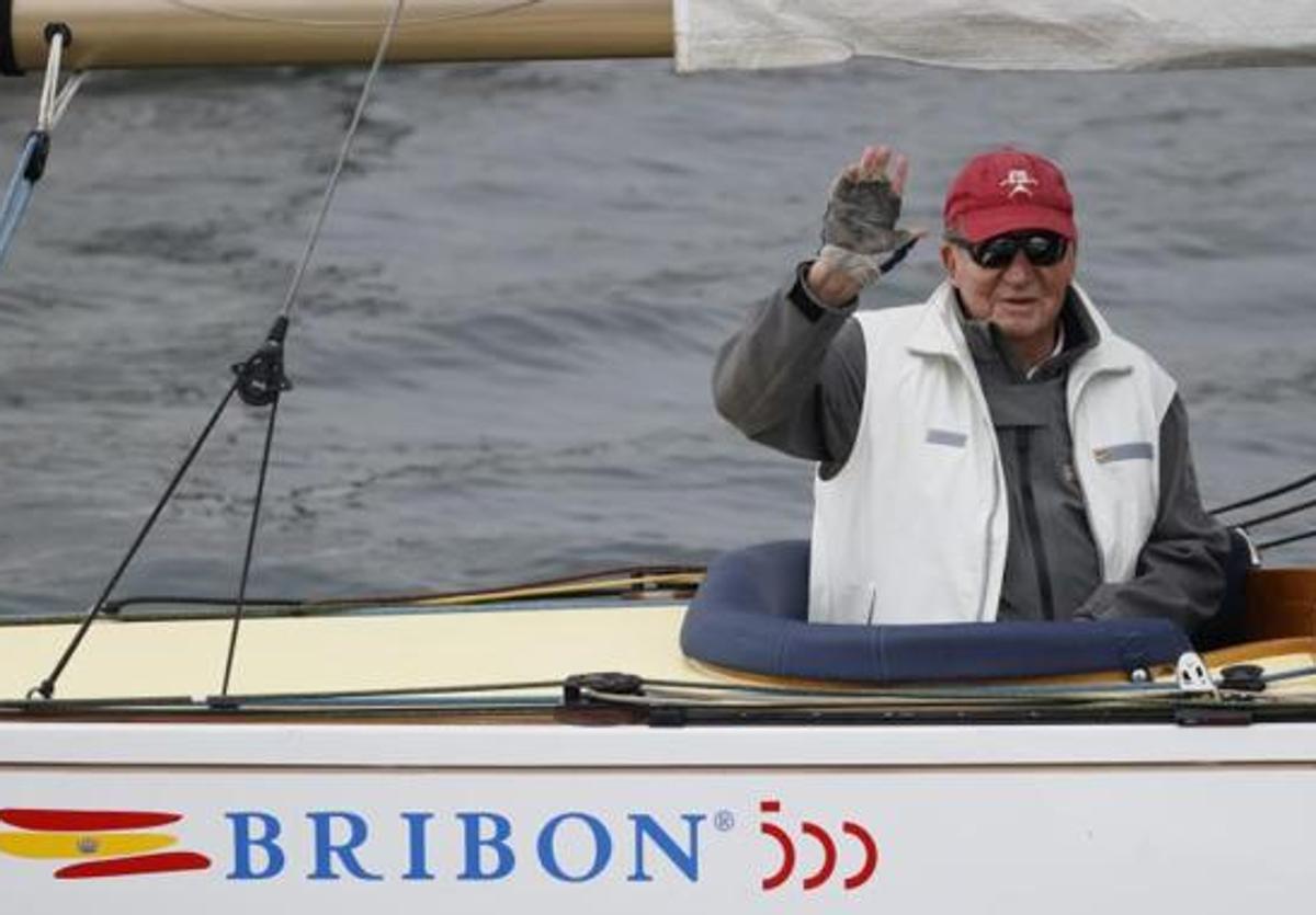 El rey Juan Carlos a bordo del 'Bribón' en su última visita a España