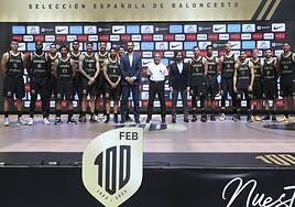 Los jugadores de la selección española dirigida por Sergio Scariolo, durante su presentación oficial en la sede de Endesa en Madrid.