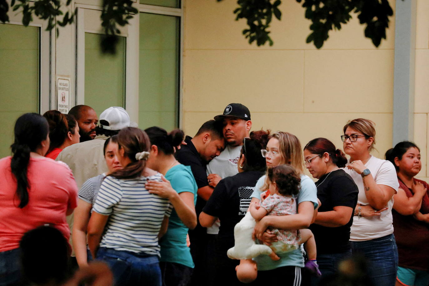 Mueren 19 niños y dos adultos en un tiroteo en una escuela de Texas