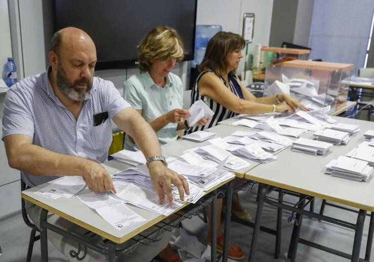 El PSOE explota todas las vías para intentar recuperar el escaño 'perdido'
