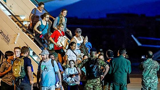 Francia evacua a más de un millar de personas de Níger, entre ellos una veintena de españoles