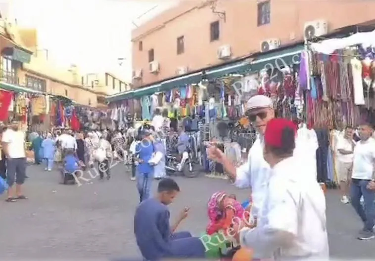 El presidente del Gobierno en funciones, Pedro Sánchez, pasea por Marrakech.