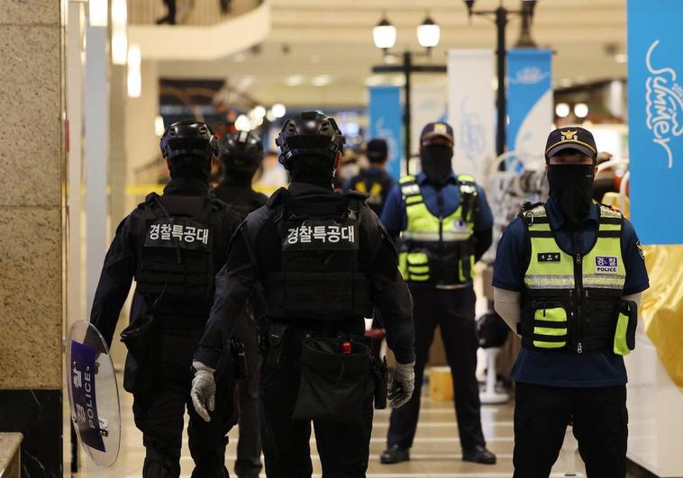 Catorce heridos al sur de Seúl tras un apuñalamiento y atropello indiscriminados