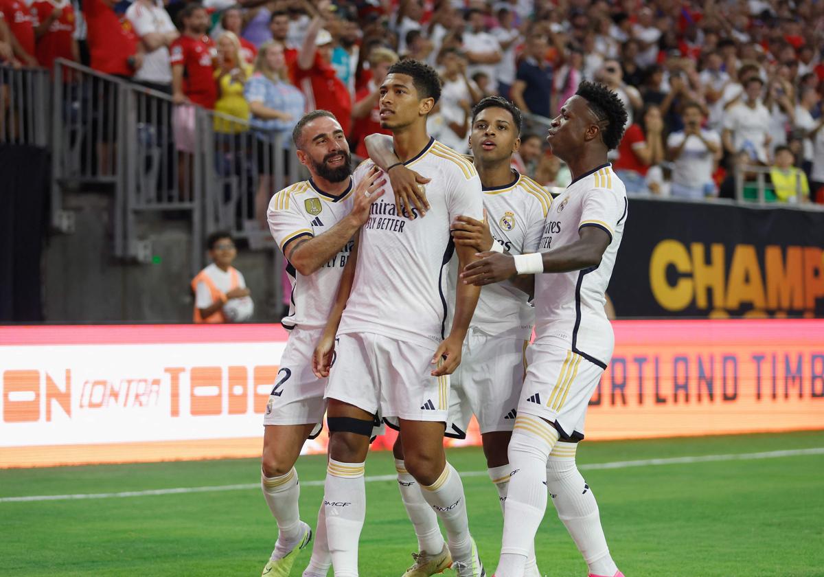 Bellingham, fichaje estrella del Real Madrid este curso, celebra un gol en la pretemporada