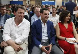 Los presidentes de Castilla y León, Andalucía y Madrid asisten la semana pasada a la Junta Directiva Nacional del PP.