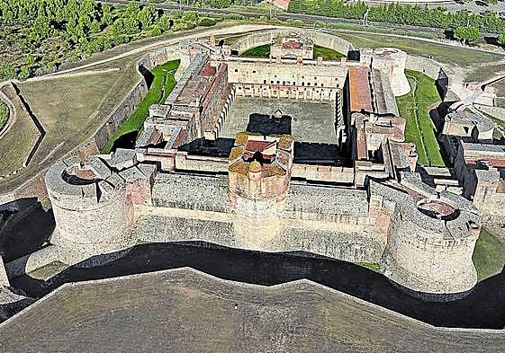 Levantada en la comarca del Rosellón, Salses es un magnífico ejemplo de fortificación a la española.