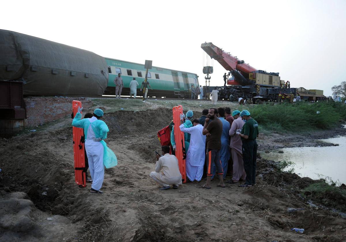 El tren ha descarrilado cerca de la ciudad de Nawabshah.