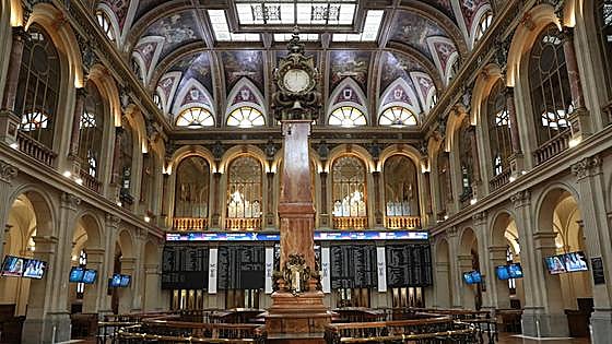 La banca sufre en Bolsa por el nuevo impuesto al sector en Italia