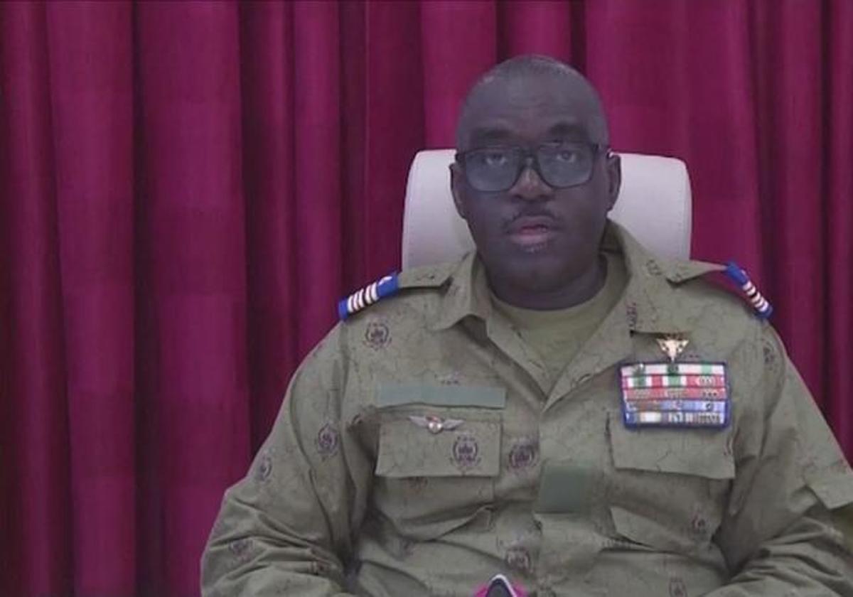 La junta militar de Níger dio a conocer en la televisión nacional el nombramiento del primer ministro y del nuevo jefe de la Guardia Presidencial.