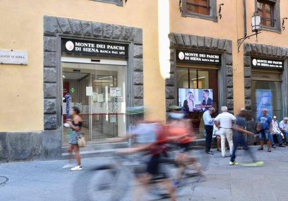 Meloni suaviza el impuesto a la banca tras el desplome en Bolsa del sector