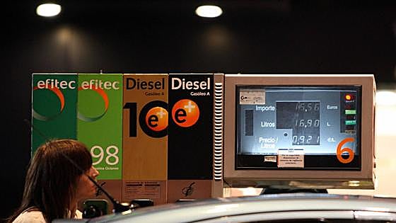 La gasolina sube a máximos del año a las puertas del puente de agosto