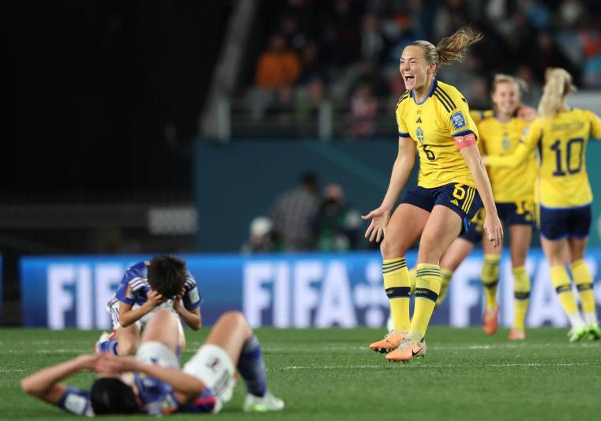 Las suecas celebran el triunfo ante Japón.