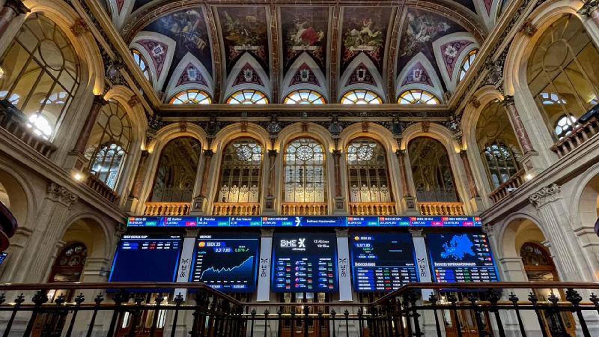 The Ibex holds 9,400 points against the real estate tension in China