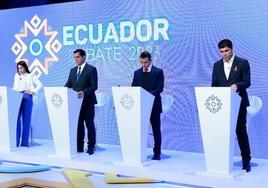 Los candidatos a la Presidencia de Ecuador durante el debate electoral a una semana de la primera vuelta