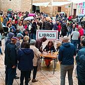 Libros para Libros: el pueblo que busca llenar su biblioteca municipal