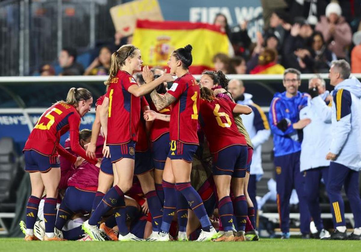 Las jugadoras españolas celebran la victoria contra Suecia.