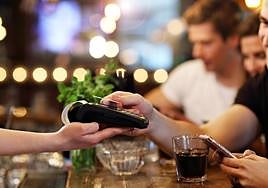 Tirar de tarjeta en medio de las fiestas