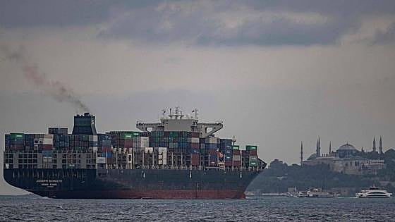Un primer barco supera el bloqueo ruso a través del «corredor humanitario» del mar Negro
