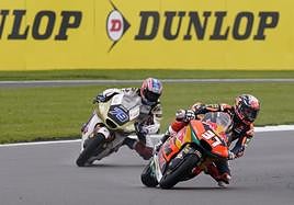 Celestino Vietti sorprende a Pedro Acosta en casa de KTM