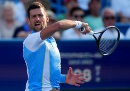 Djokovic renace en Cincinnati y vence a Alcaraz