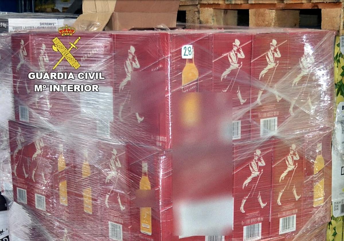 Imagen de algunas de las cajas de botellas.