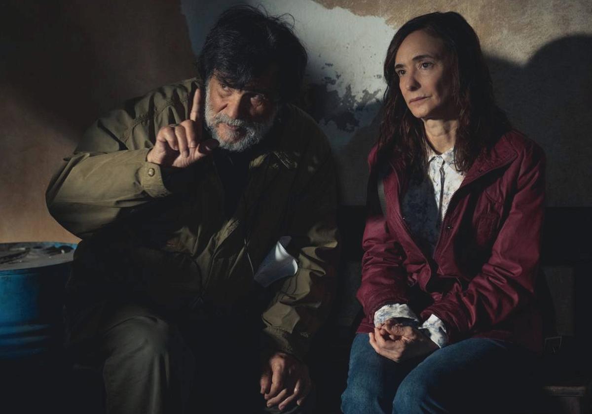 Víctor Erice y Ana Torrent en el rodaje de 'Cerrar los ojos'.