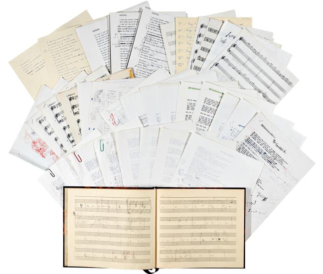 Partitura de 'Barcelona', manuscritos y otros objetos personales de Freddie Mercury