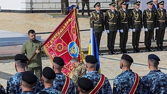 Ucrania iza su bandera en Crimea en una acción sorpresa por el Día de la Independencia