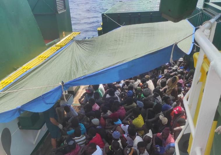 La Guardia Civil trasladará a Senegal a los 168 inmigrantes rescatados el jueves en Mauritania