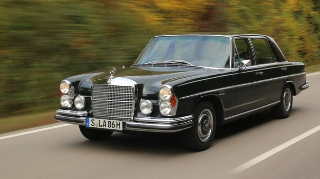 La joya de la corona era la versión 300 SEL con el motor V8 proveniente del 600.