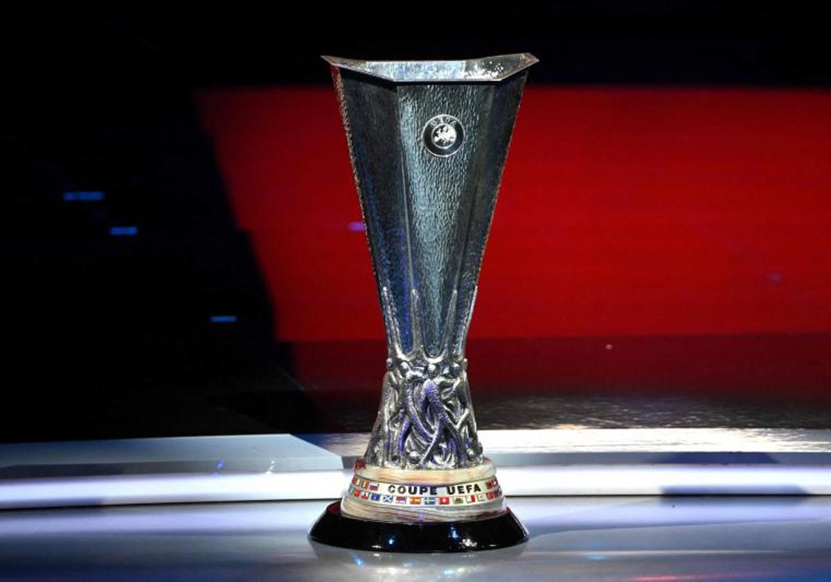 El trofeo de la Europa League