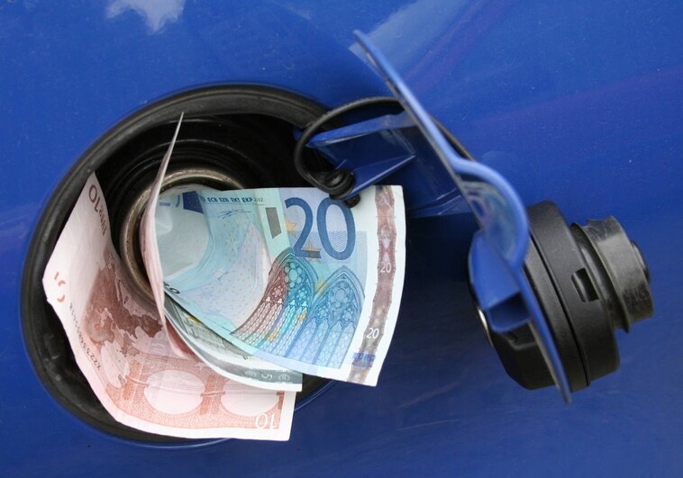 La DGT explica cómo ahorrar hasta 500 euros en combustible tras las vacaciones
