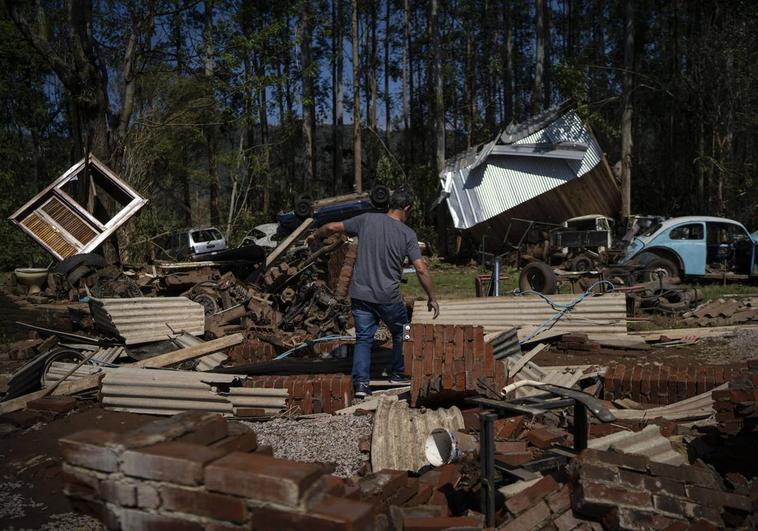 El ciclón que ahoga el sur de Brasil se cobra 32 vidas