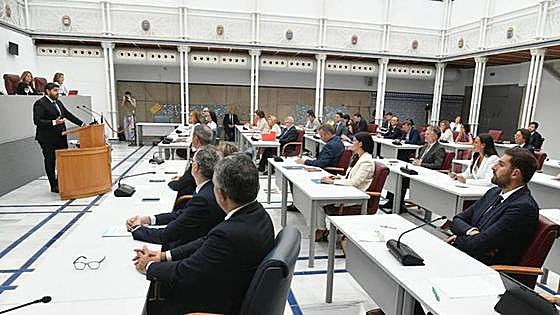 López Miras anuncia que gobernará en Murcia con Vox desde la «moderación y centralidad»