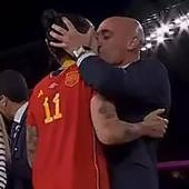 Jenni Hermoso denuncia a Rubiales ante la Fiscalía por su beso no consentido