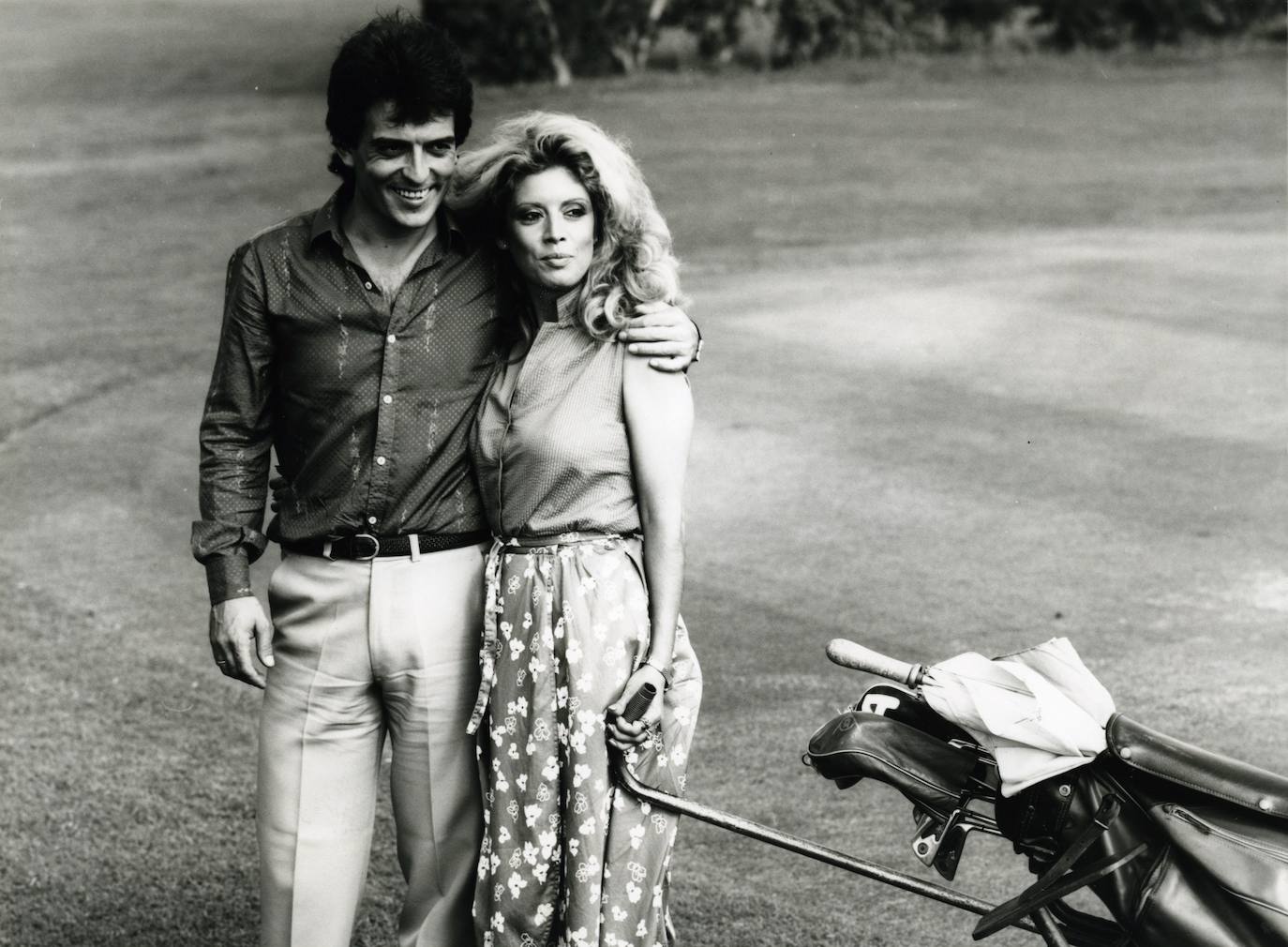 Pepe Sancho y María Jiménez en el campo del Real Club de Golf del Prat , en Barcelona, donde el actor participó en la competición Pro-Am (profesional-amateur) que precedió al trofeo de golf Johnnie Walker '80.