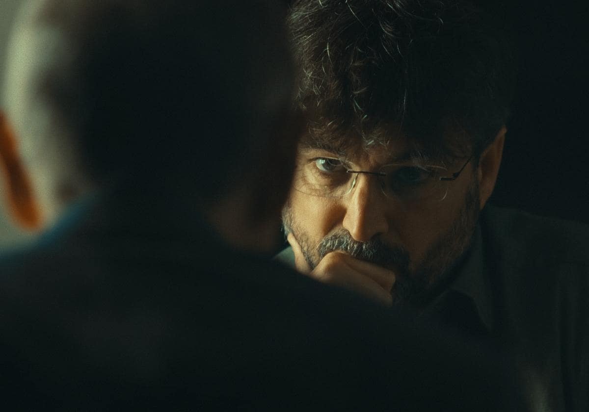 Jordi Évole entrevista a Josu Urrutikoetxea en el documental de Netflix 'No me llame Ternera'.