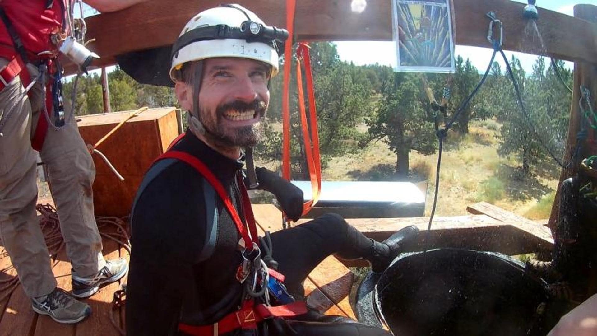 Race against time to save an American caver trapped in a cave in Turkey