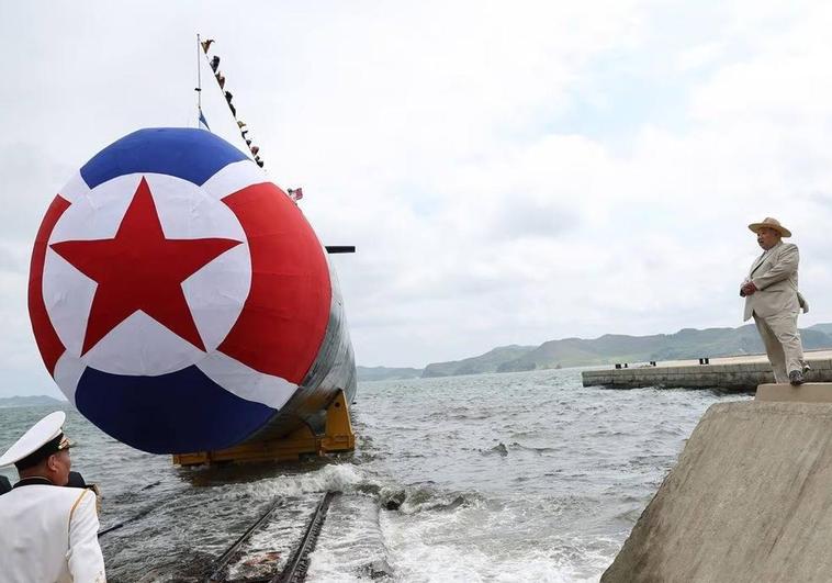 Corea del Norte exhibe su nuevo submarino nuclear «de ataque»