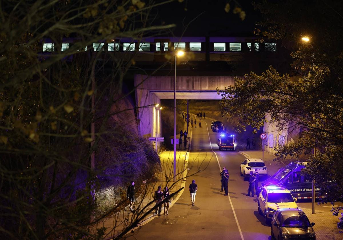 Vista general del lugar donde se paró el tren de Cercanías en Montmeló (Barcelona) tras el atropello mortal.