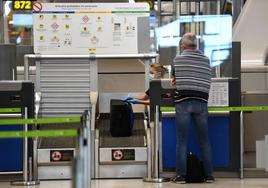 Control de facturación en el aeropuerto madrileño de Barajas.