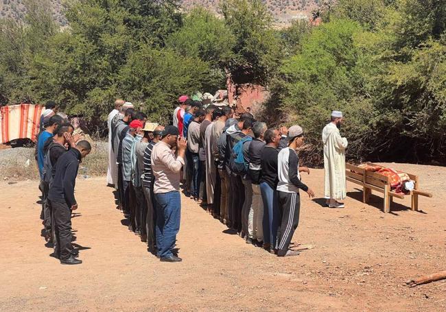 El entierro de la mujer de Abdessalams en la aldea de Ouigan.