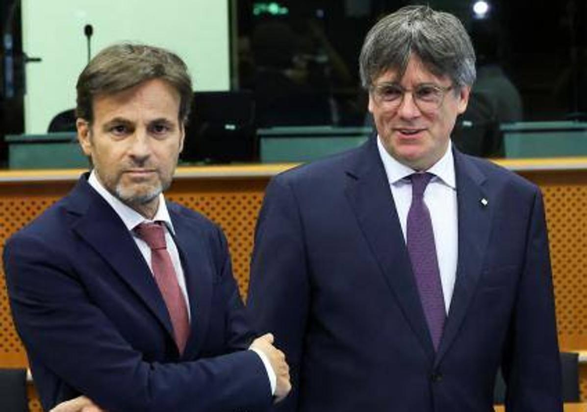 Jaume Asens y Carles Puigdemont durante la reunión de este con Yolanda Díaz el 4 de septiembre en Bruselas.