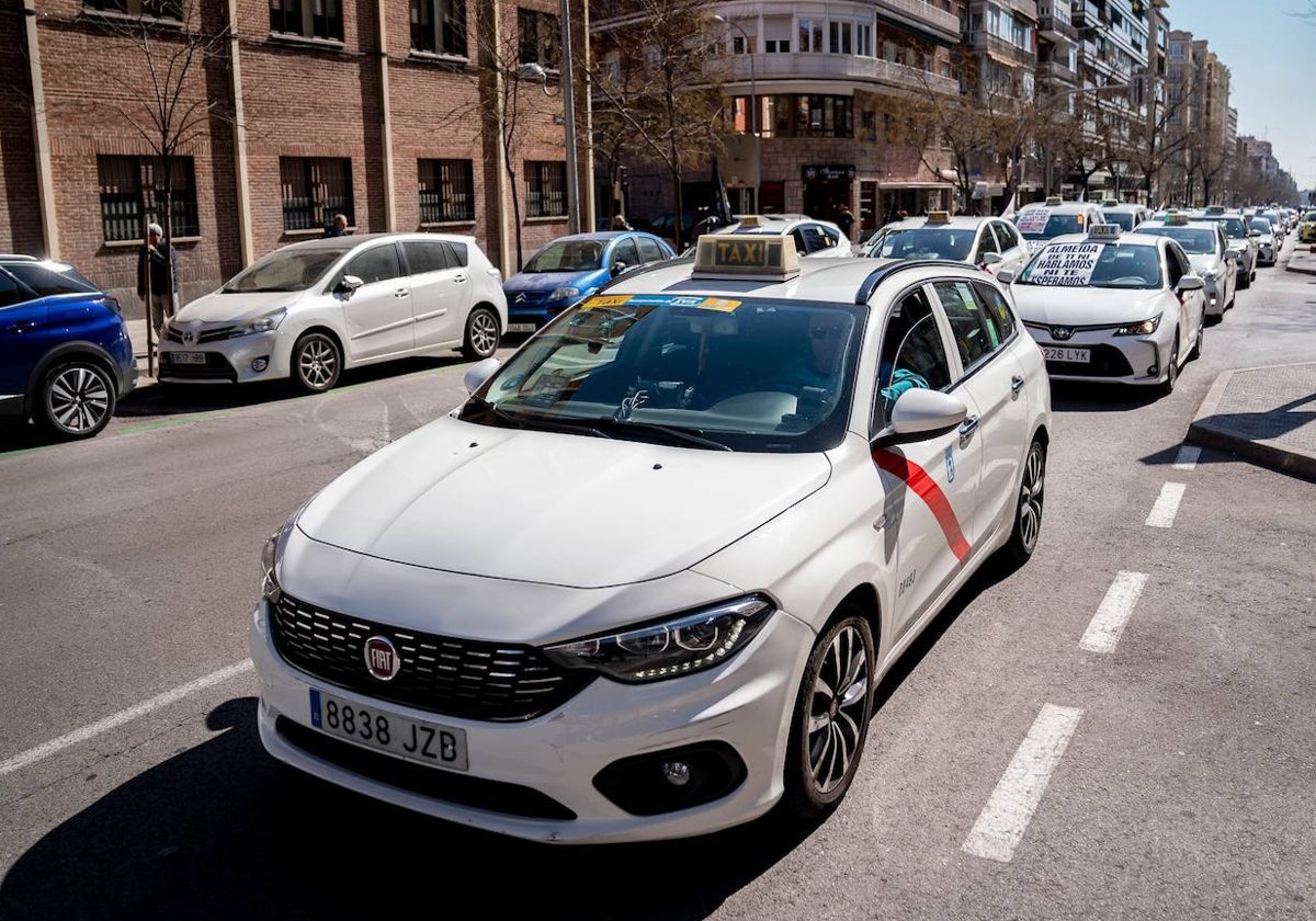 Taxis de Madrid en una manifestación.