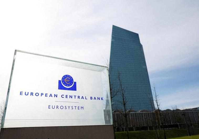 El BCE decide este jueves si sube al 4,5% los tipos tras las primeras señales de debilidad económica