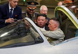 Kim Jong-un se mostró muy interesado por la producción de los supermodernos cazas Su-35 y Su-57.