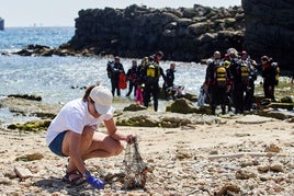 El proyecto Libera comienza la recogida de 'basuraleza' en la costa española