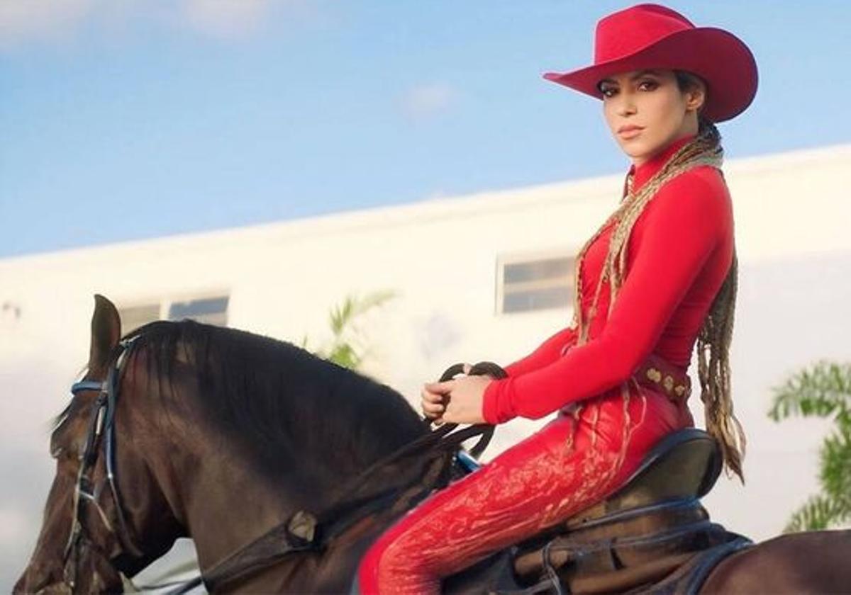 Shakira defiende a su niñera y carga contra su exsuegro en una nueva canción